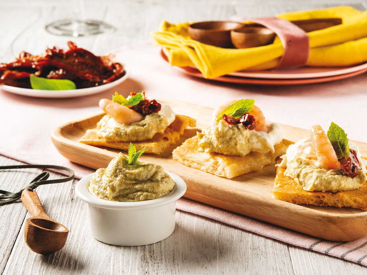 Snacks with Artichoke Spread 